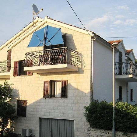 Apartments Raic Supetar Buitenkant foto