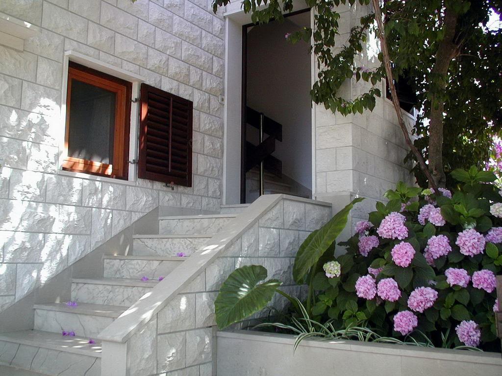 Apartments Raic Supetar Buitenkant foto